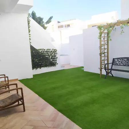 Casa Com Piscina E Terraco Em - Mystay Nyaraló *