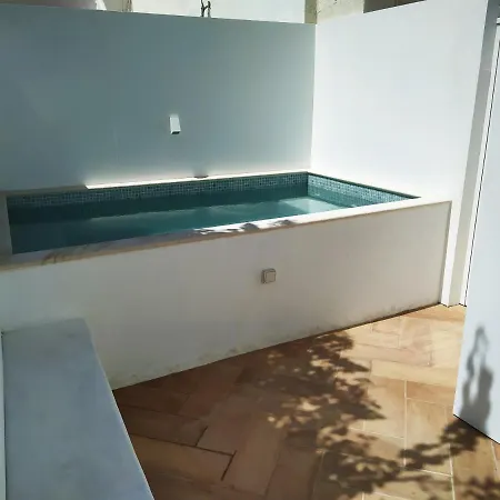 Casa Com Piscina E Terraco Em - Mystay