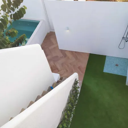 Casa Com Piscina E Terraco Em - Mystay Nyaraló *